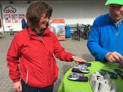 6 auf einen Streich, viele brachten mehr als nur 1 Handy